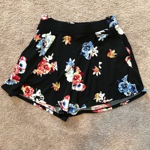 Floral flowy shorts